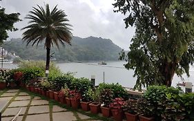 Hotel Lake Palace Mount Abu